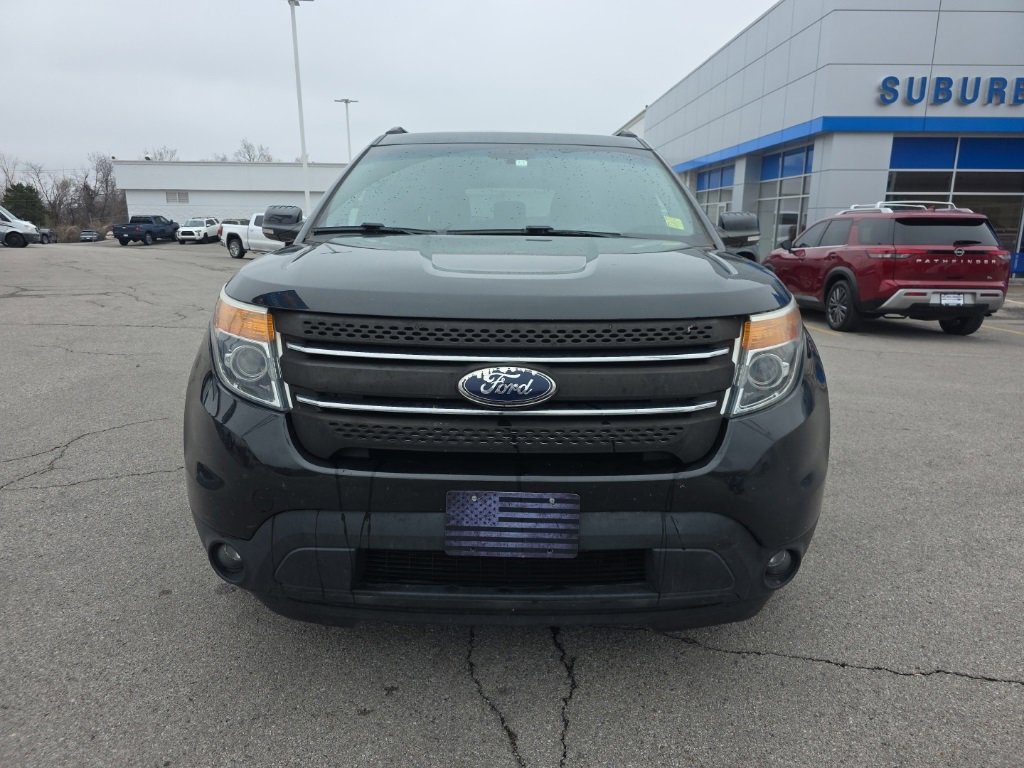 Used 2015 Ford Explorer XLT image 2