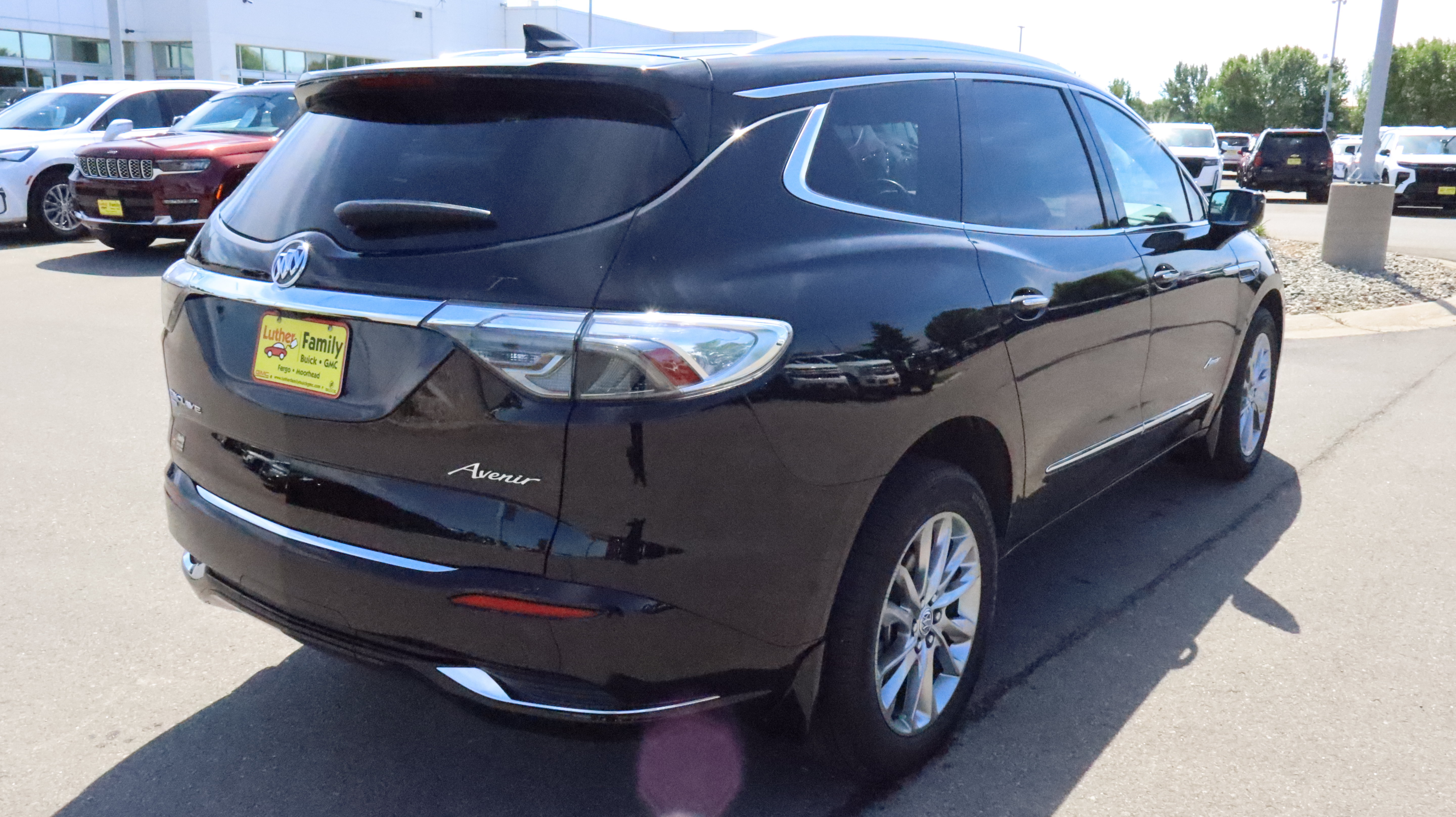 Certified 2024 Buick Enclave Avenir w/ Avenir Technology Package AWD/4WD image 7