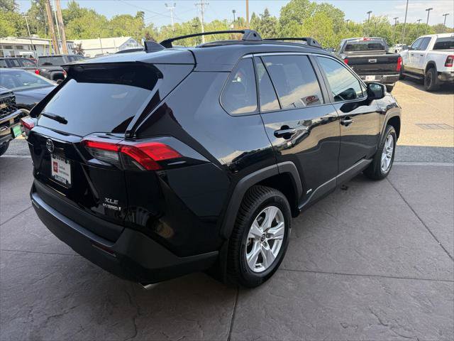 Certified 2021 Toyota RAV4 XLE w/ Carpet Mat Package (TMS) AWD/4WD image 20