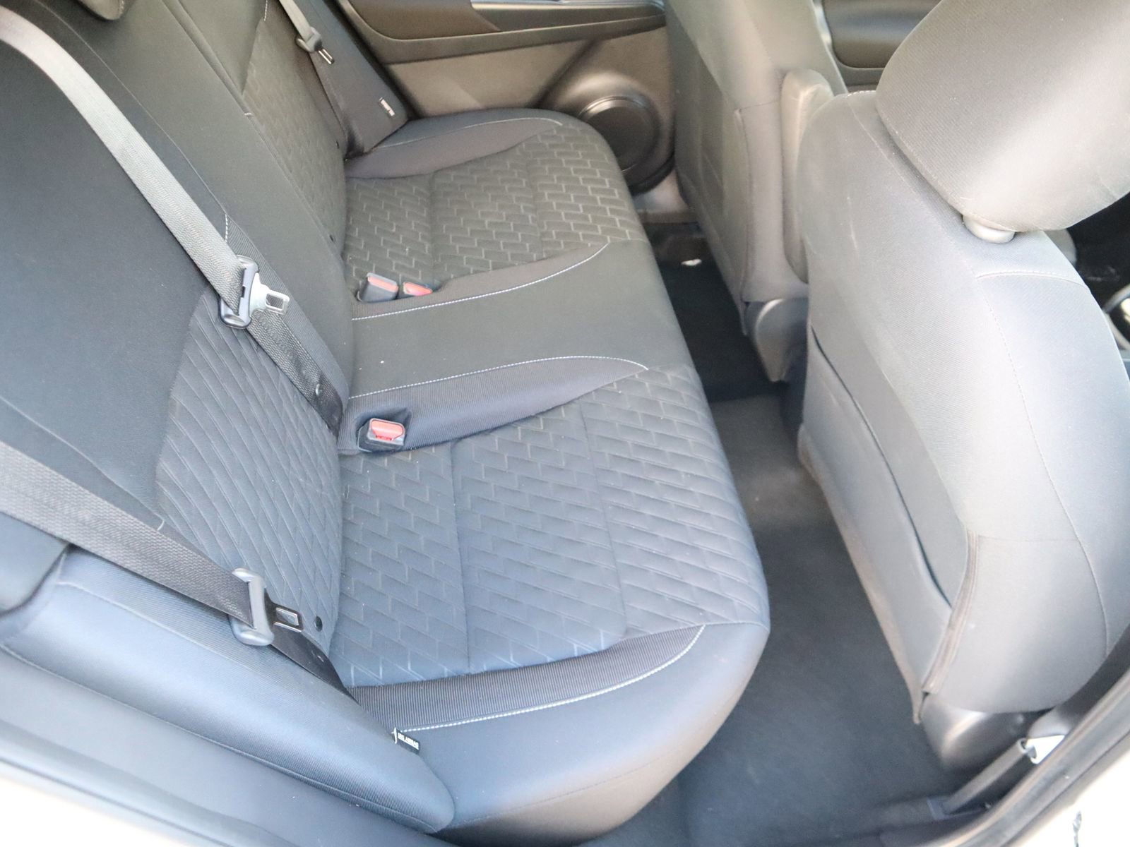 Used 2022 Nissan Kicks S image 42