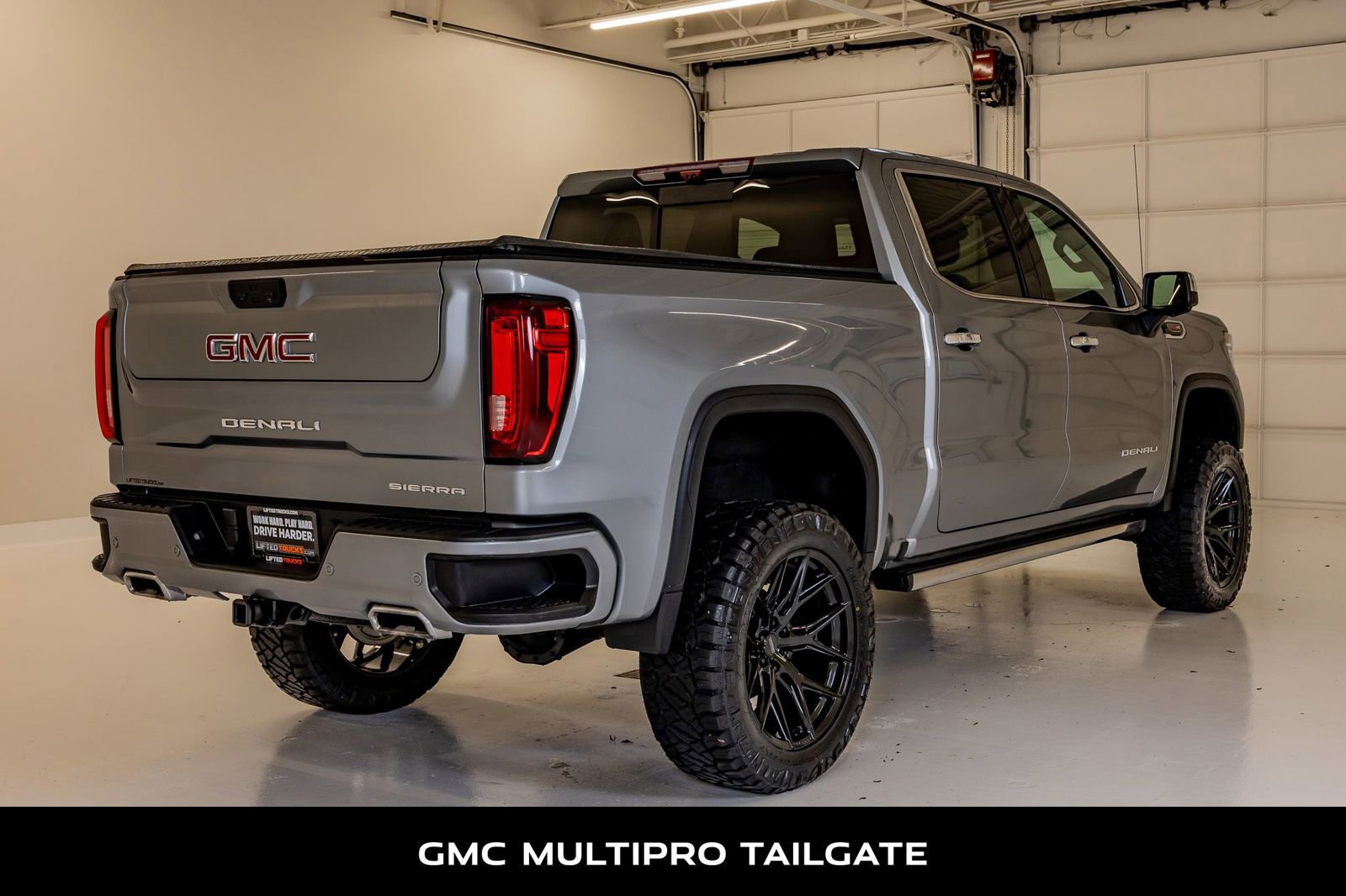 Used 2025 GMC Sierra 1500 Denali w/ Denali Reserve Package AWD/4WD image 10