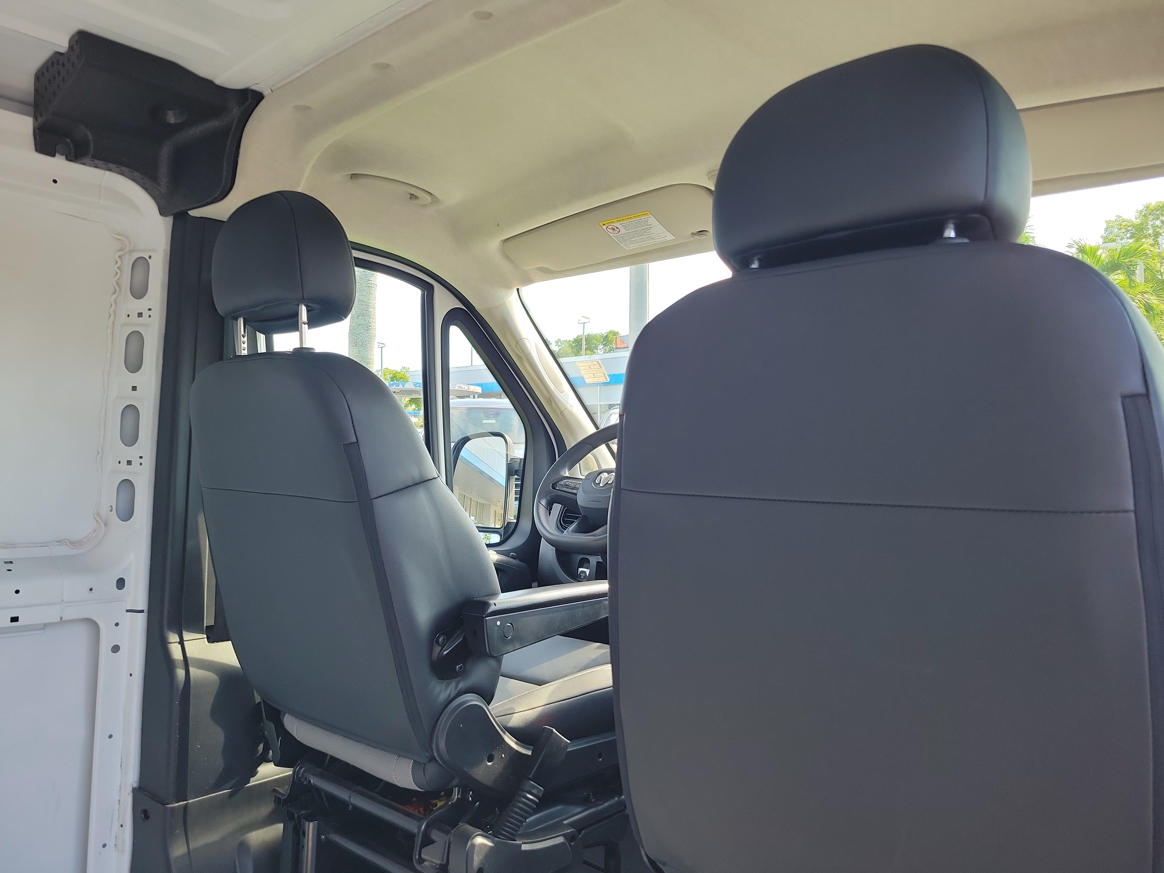 Used 2025 RAM ProMaster 2500 w/ Convenience Group FWD image 10