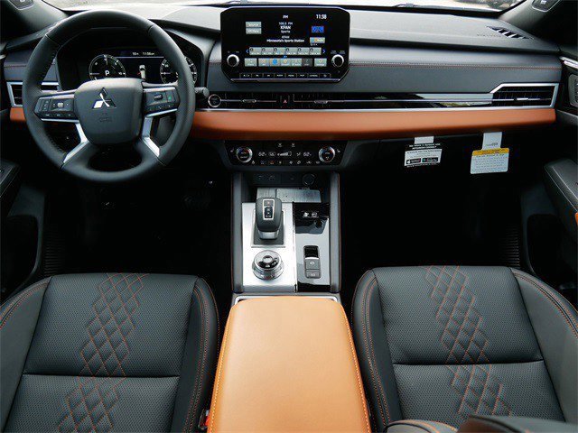 New 2025 Mitsubishi Outlander SEL image 7