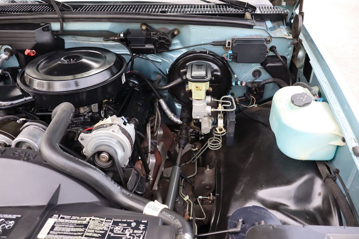 Used 1989 Chevrolet Silverado 2500 4x4 Regular Cab image 33