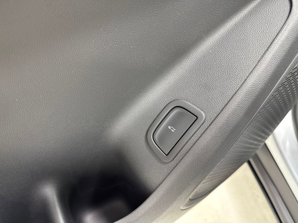 New 2026 Chevrolet Traverse LT w/ Midnight/Sport Edition image 21