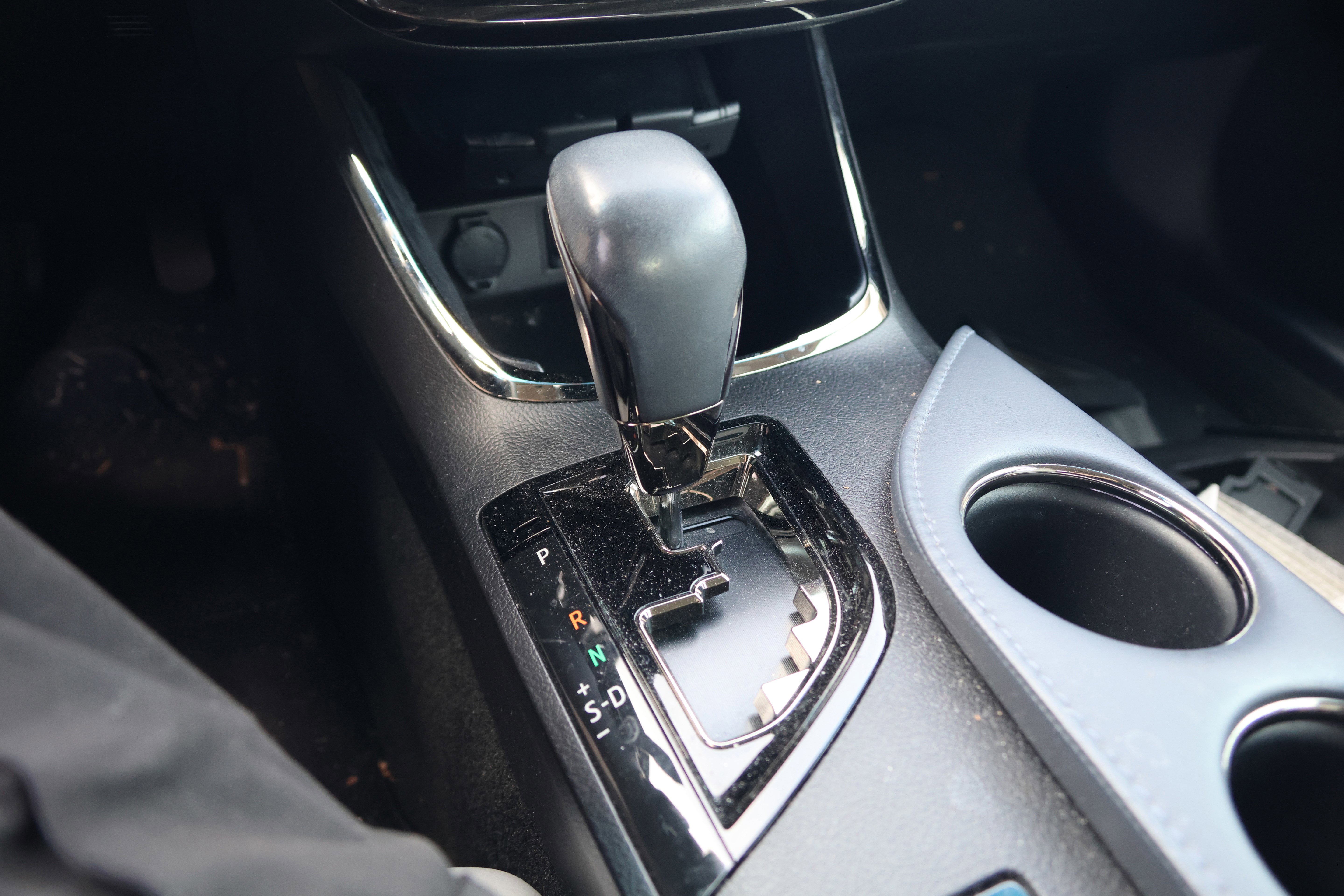 Used 2013 Toyota Avalon Limited image 23