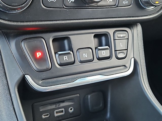 Used 2021 GMC Terrain SLT AWD/4WD image 12