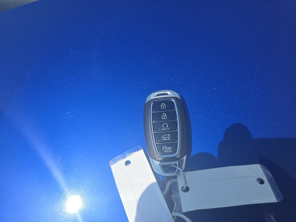 Used 2023 Hyundai Elantra SEL FWD image 26