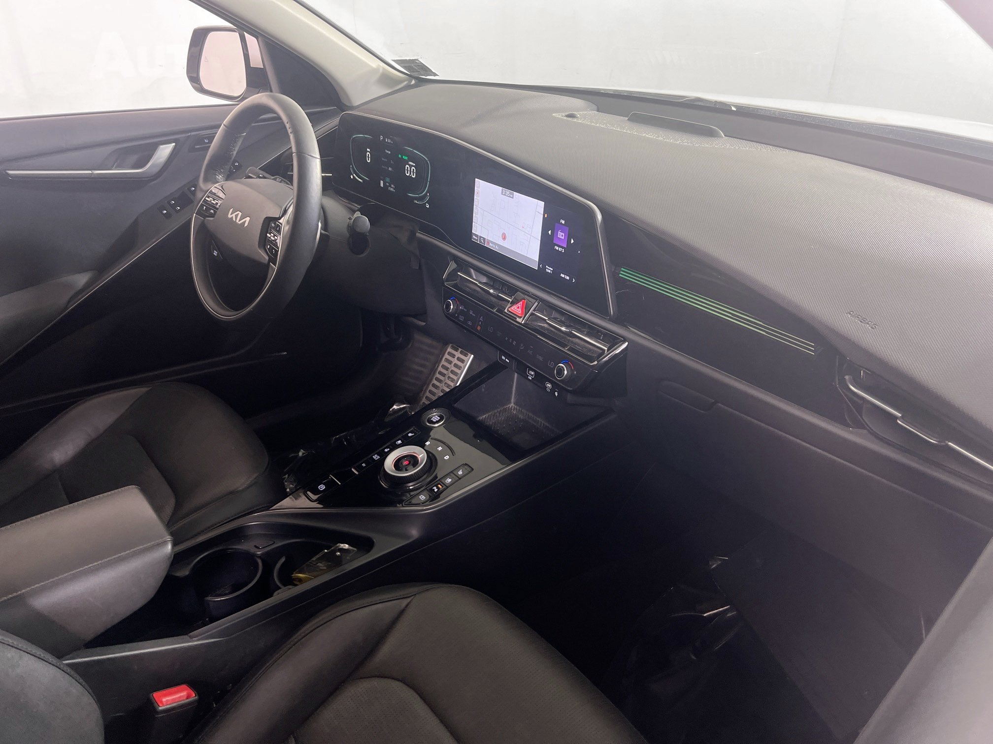 Used 2023 Kia Niro SX Touring FWD image 29
