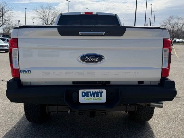 Used 2017 Ford F250 Lariat w/ Chrome Package AWD/4WD image 4
