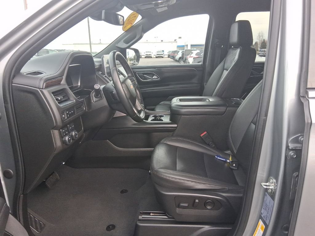 Used 2023 Chevrolet Suburban LT image 13