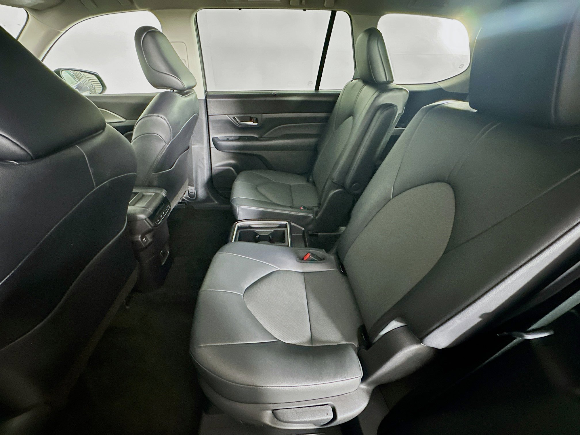 Used 2025 Toyota Grand Highlander FWD image 28