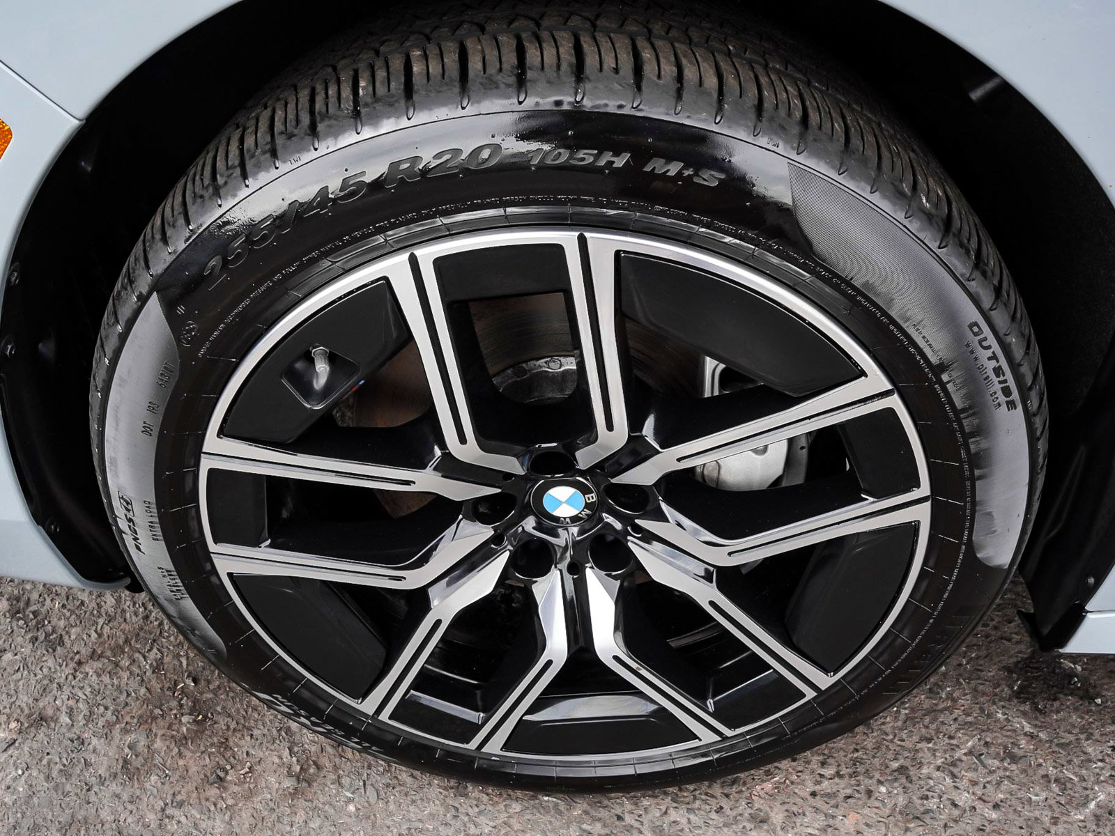 Used 2025 BMW 740i xDrive AWD/4WD image 8