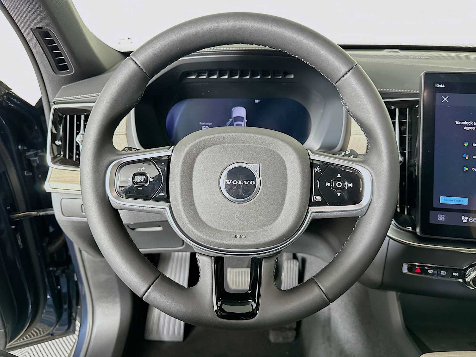 New 2026 Volvo XC90 B6 Plus w/ Protection Package Premier AWD/4WD image 11