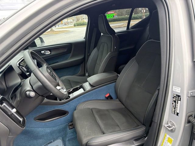 Used 2023 Volvo XC40 Recharge Plus image 15