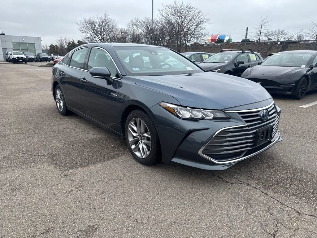 Used 2021 Toyota Avalon XLE w/ Moonroof Package image 9
