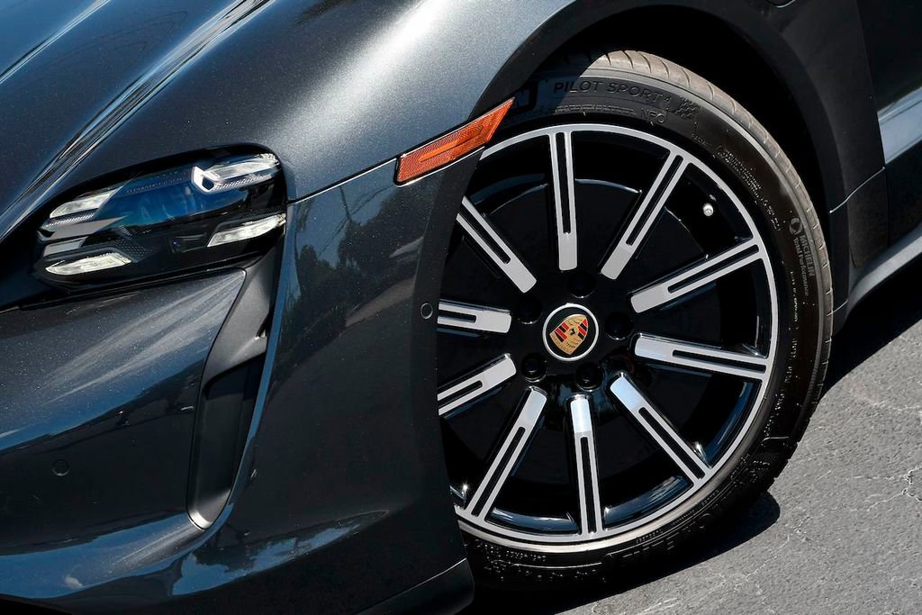 Used 2020 Porsche Taycan 4S image 23