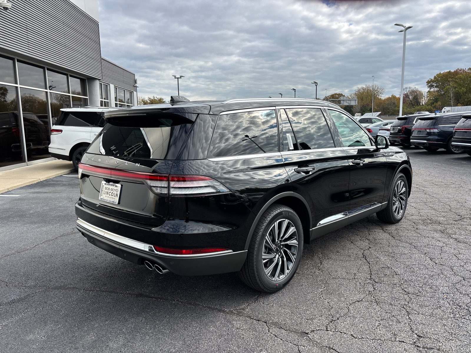 New 2026 Lincoln Aviator AWD image 7