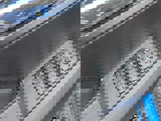 Used 2023 Chevrolet Colorado LT w/ LT Convenience Package II image 15