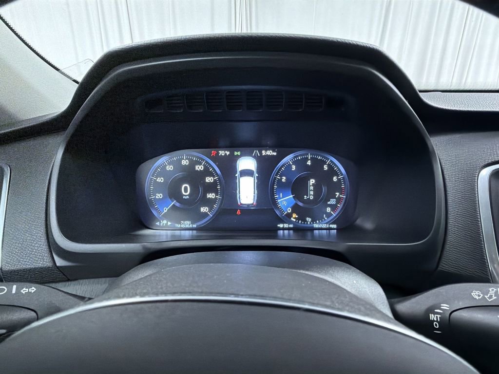 Used 2020 Volvo XC90 T6 Momentum image 6