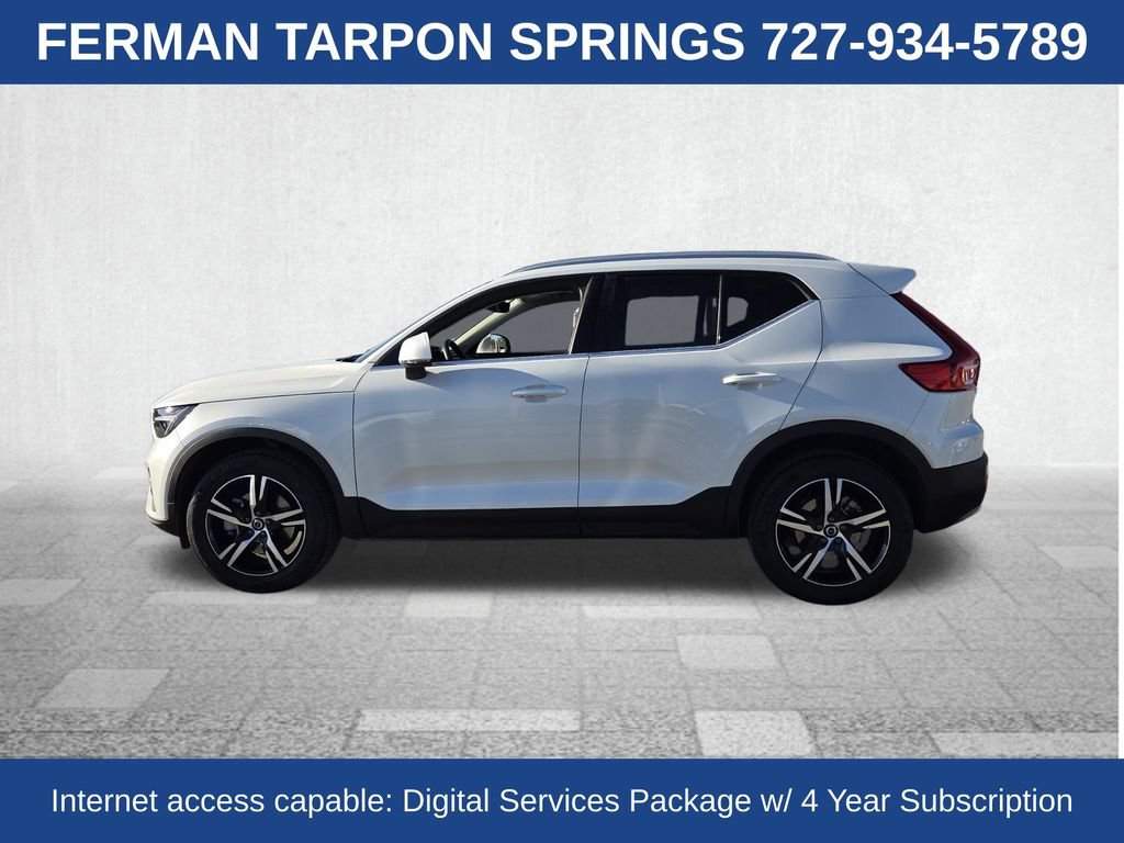 Certified 2025 Volvo XC40 B5 Core image 7