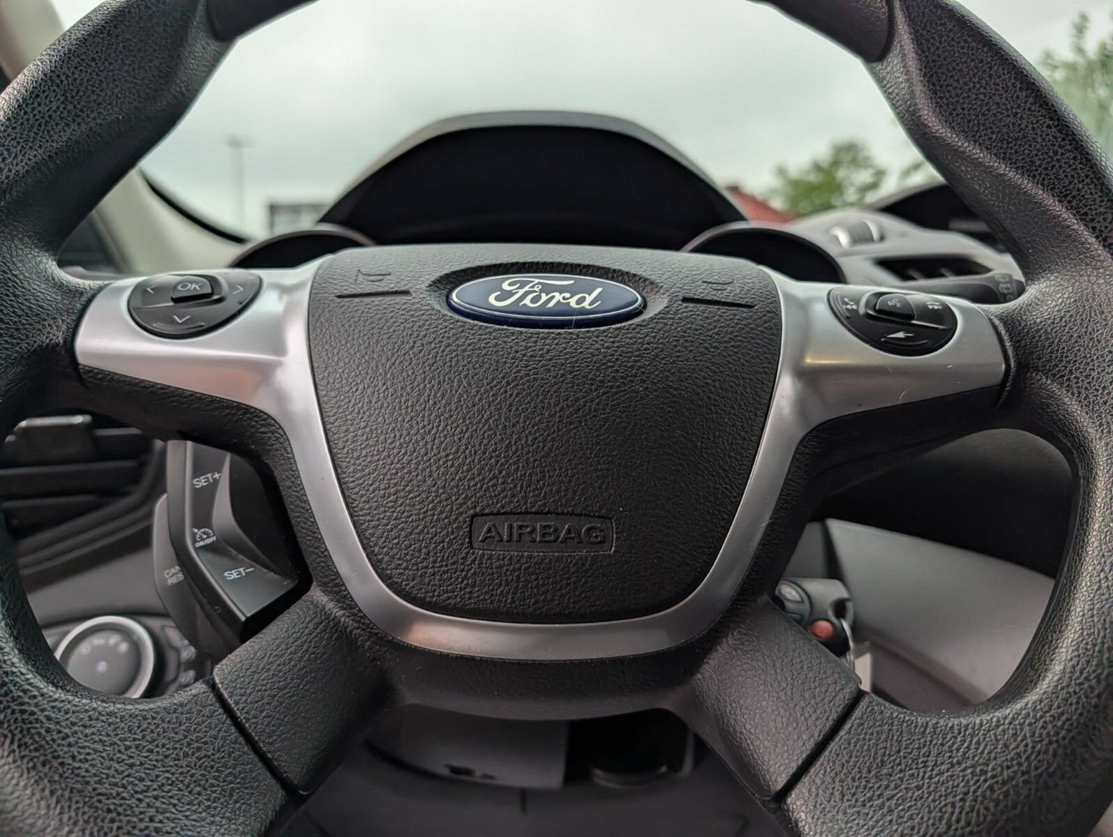 Used 2015 Ford Escape SE FWD image 26