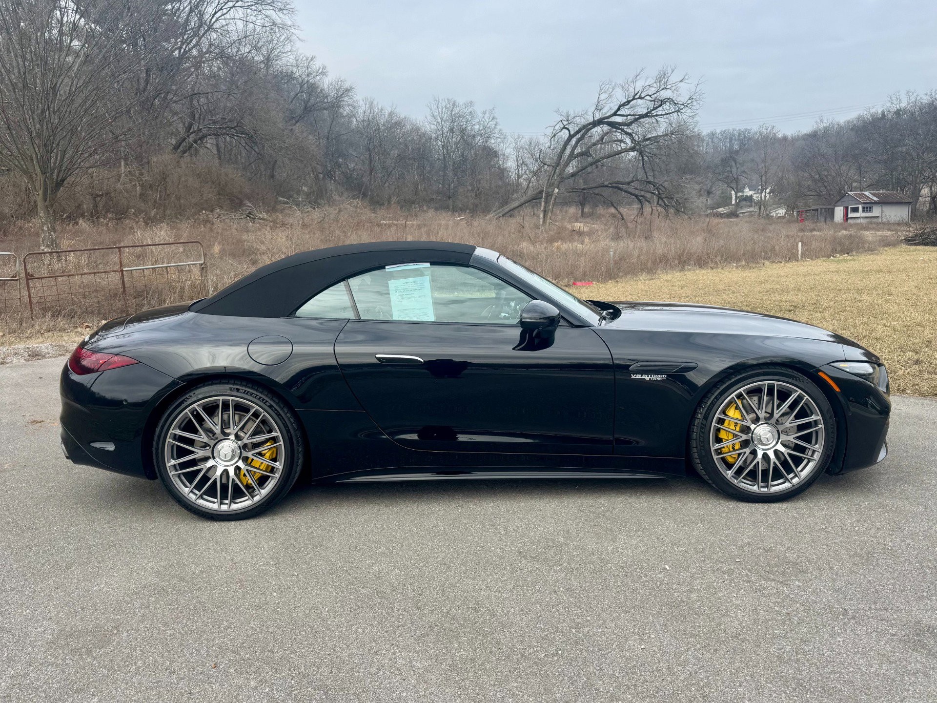 Used 2022 Mercedes-Benz SL 63 AMG 4MATIC w/ Driver Assistance Package image 8