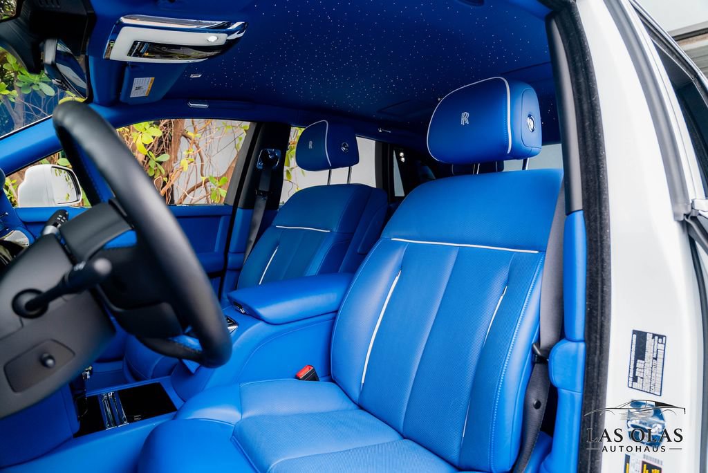 Used 2024 Rolls-Royce Phantom Sedan RWD image 22