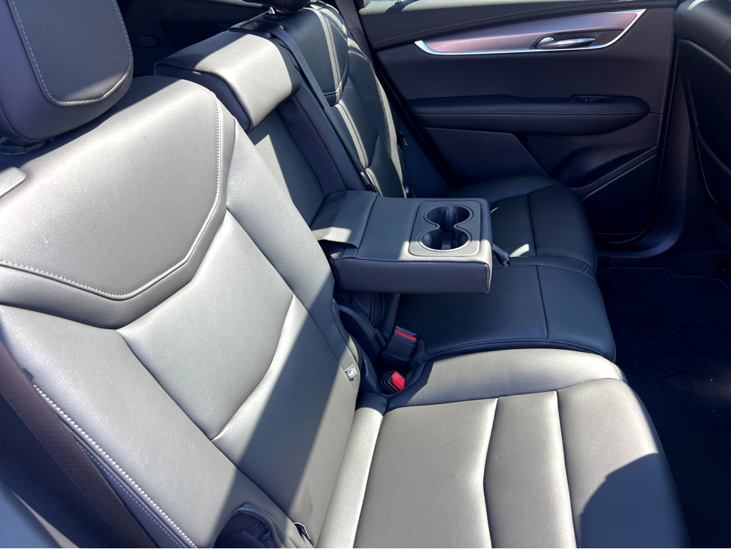New 2025 Cadillac XT6 Luxury image 16
