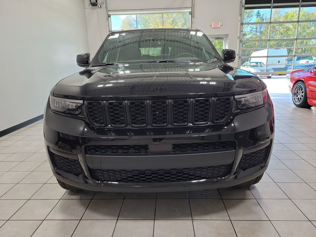 New 2025 Jeep Grand Cherokee L Altitude video 3