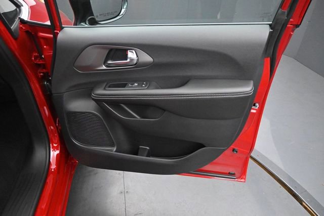 New 2027 Chrysler Pacifica Select AWD/4WD image 12