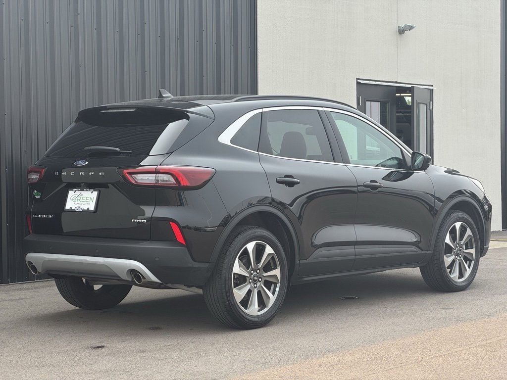 Used 2023 Ford Escape Platinum image 5