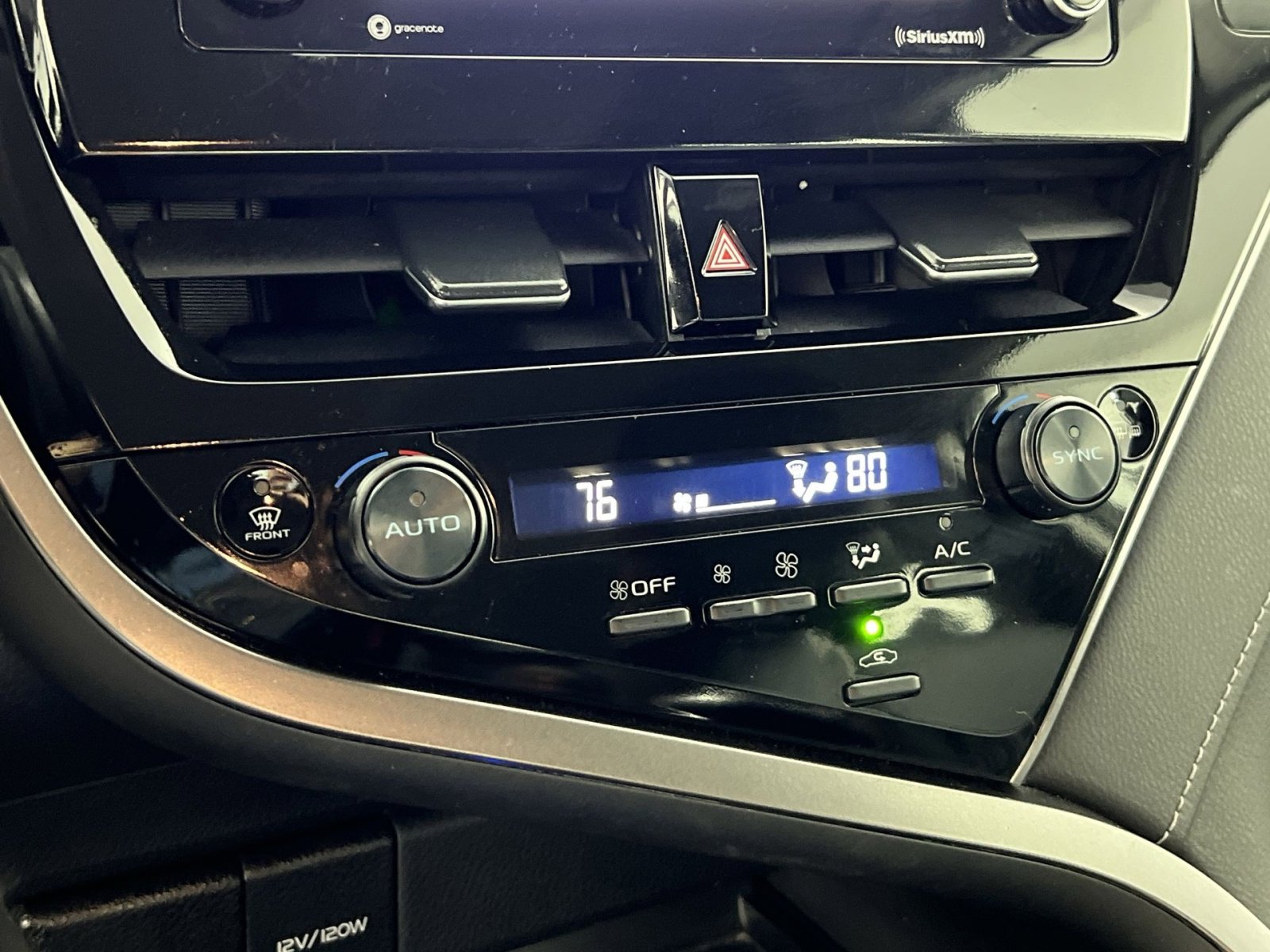 Used 2024 Toyota Camry SE image 21