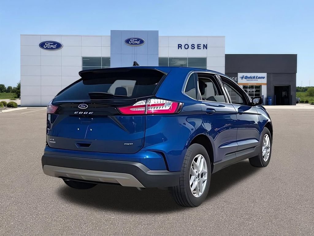 Used 2024 Ford Edge SEL w/ Convenience Package AWD/4WD image 3