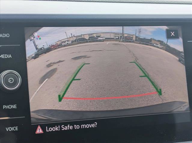 Used 2024 Volkswagen Taos SE FWD image 12