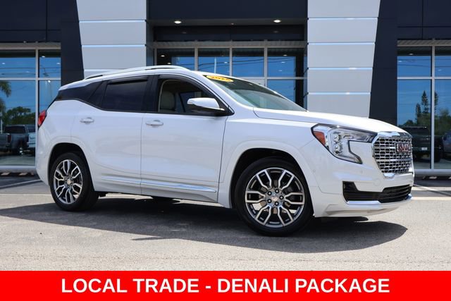Used 2024 GMC Terrain Denali w/ Denali Premium Package image 2