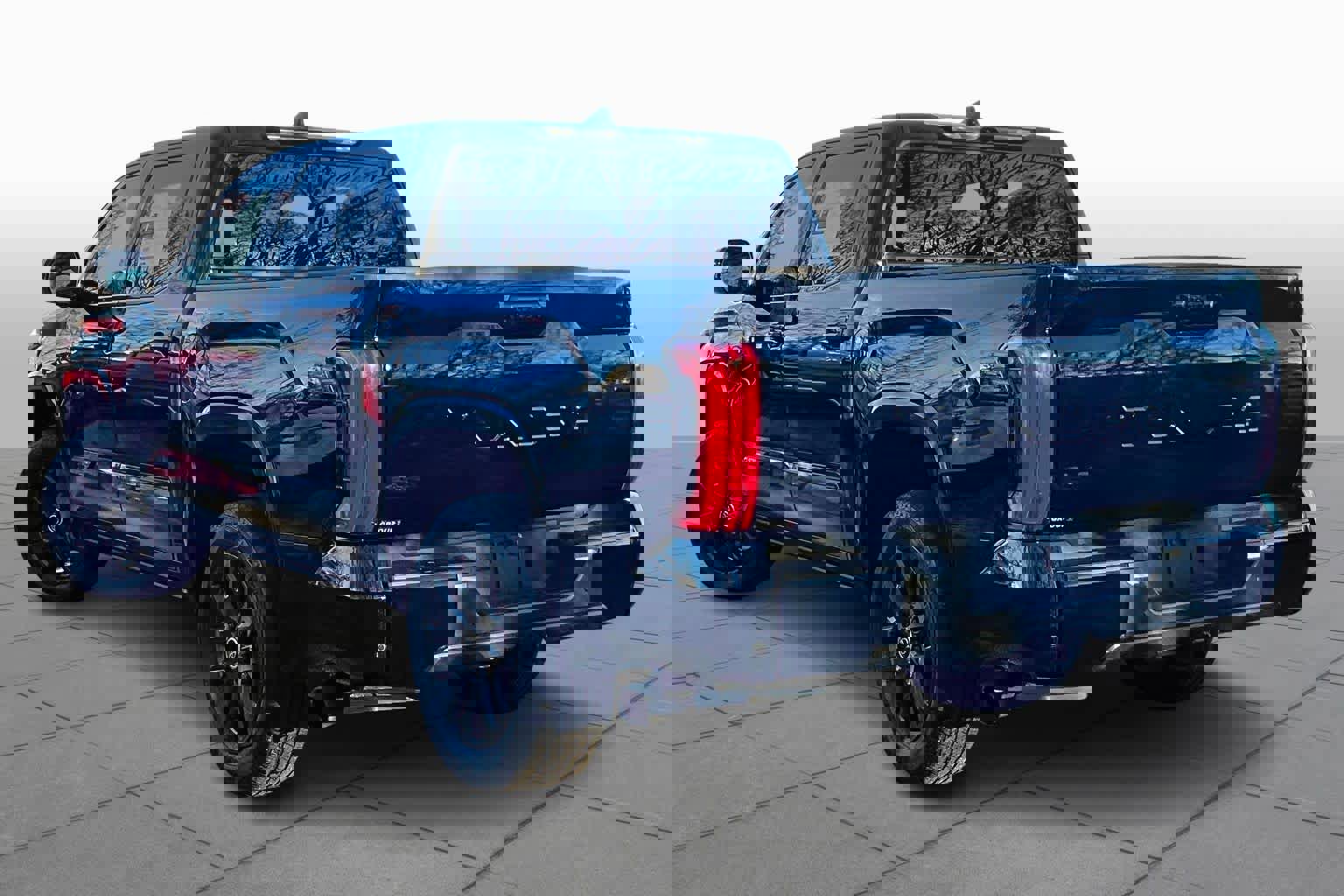 Used 2024 Toyota Tundra Platinum image 11