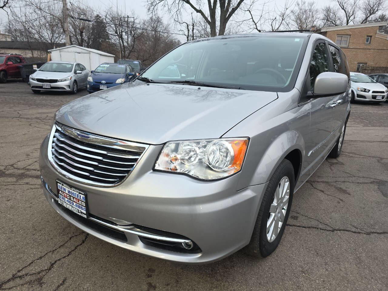 Used 2015 Chrysler Town & Country Touring w/ Driver Convenience Group