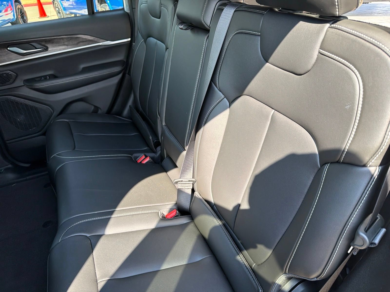 New 2026 Jeep Grand Cherokee Limited AWD/4WD image 18
