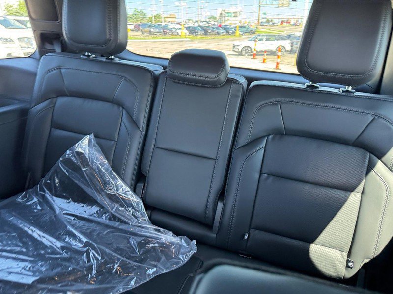 New 2025 Lincoln Navigator Reserve w/ Jet Appearance Package image 13