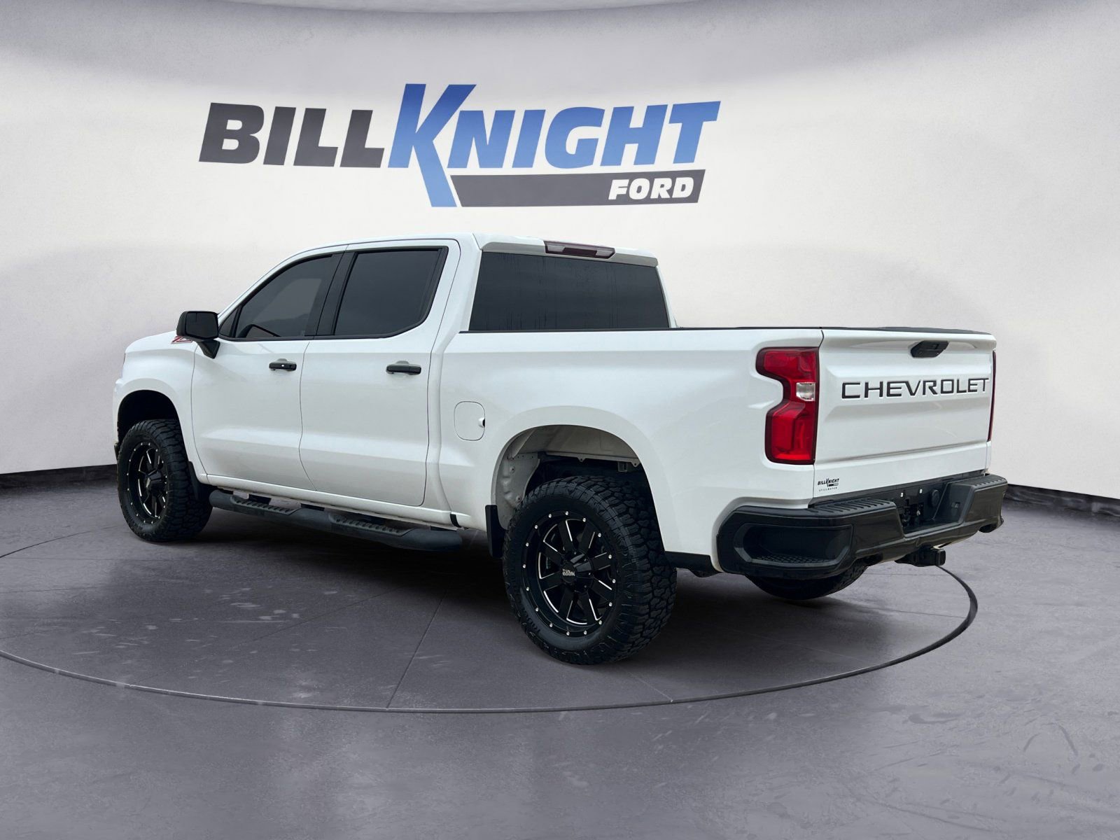 Used 2021 Chevrolet Silverado 1500 LT Trail Boss w/ LPO, Dark Essentials Package image 3