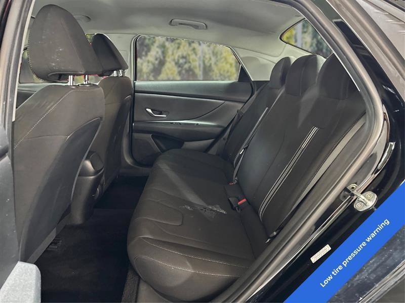 Used 2023 Hyundai Elantra SEL w/ Preferred Accessory Package FWD image 10