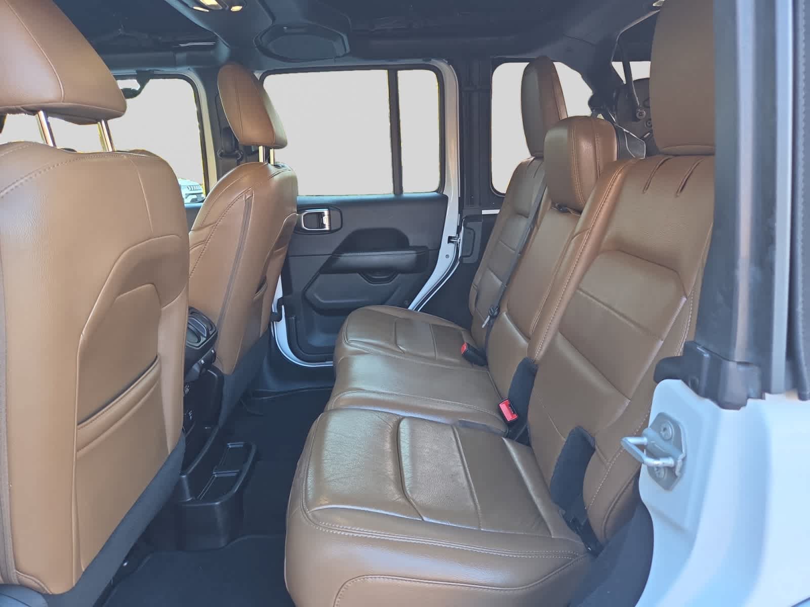 Used 2021 Jeep Wrangler Unlimited Sahara w/ Dual Top Group AWD/4WD image 17