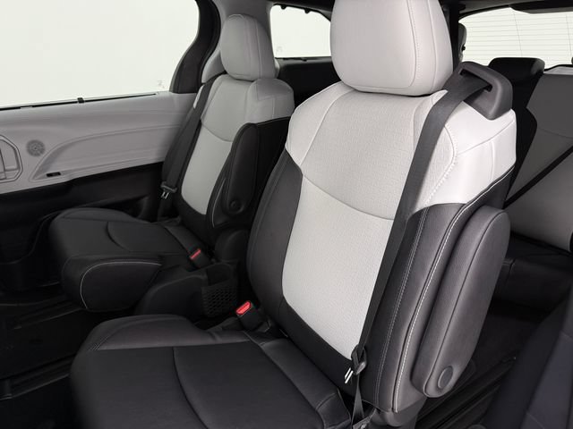 New 2026 Toyota Sienna XSE FWD image 34