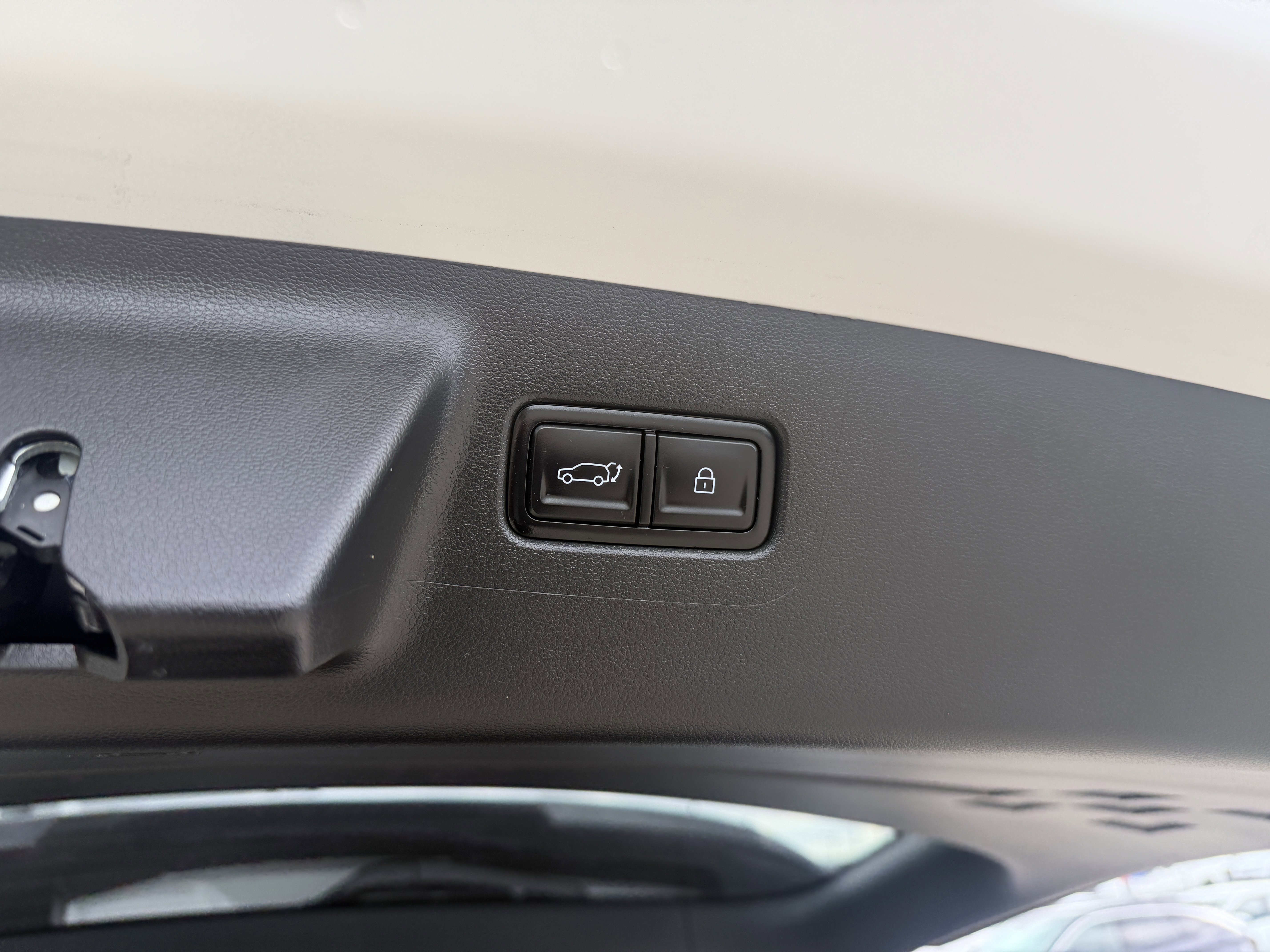 Used 2025 Hyundai Santa Fe Limited AWD/4WD image 12