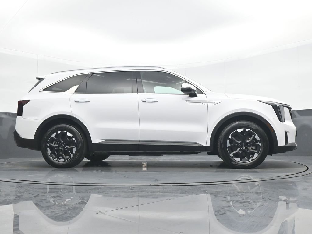 Used 2024 Kia Sorento S image 31
