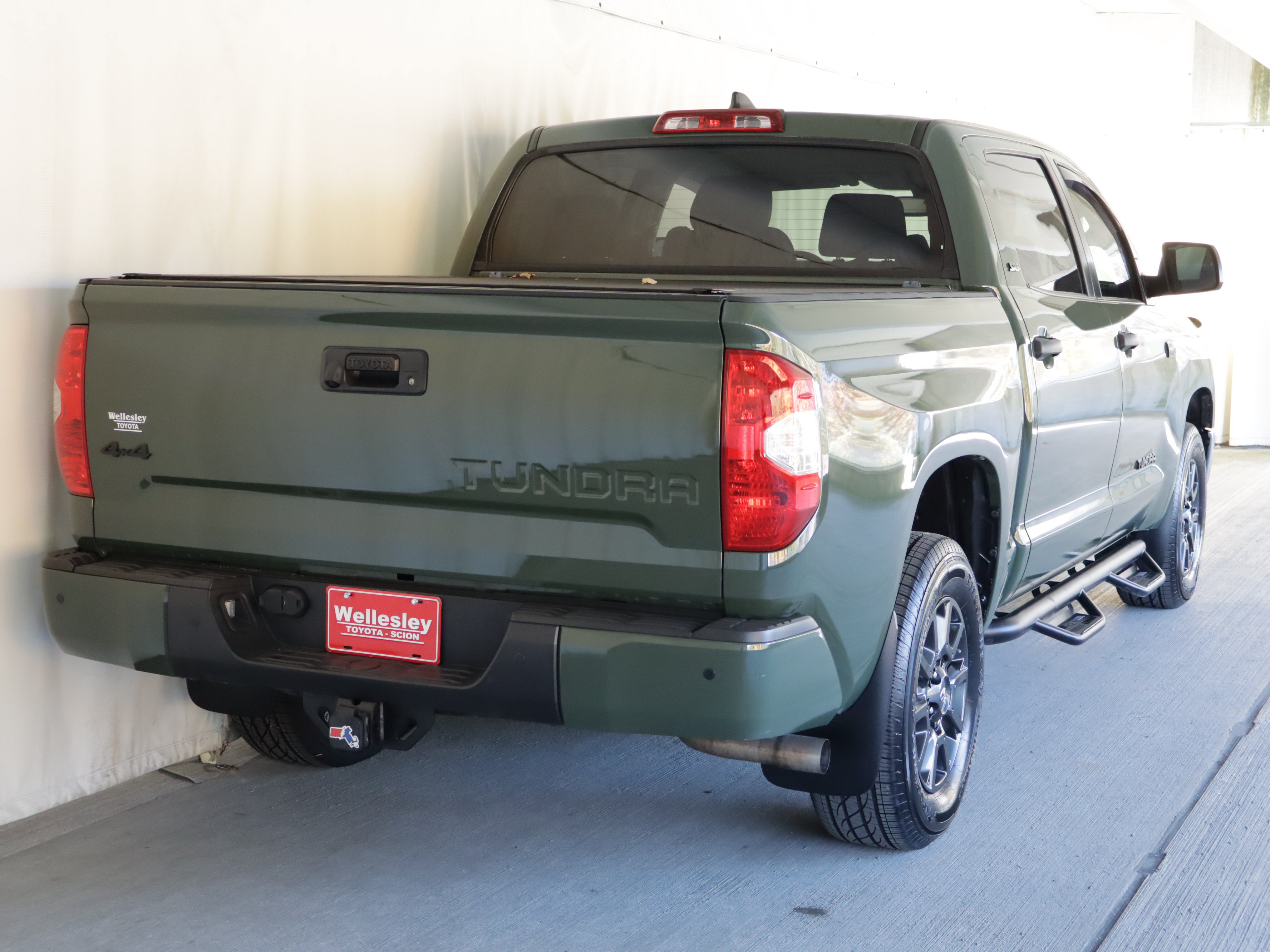 Used 2021 Toyota Tundra SR5 w/ Trail Edition AWD/4WD image 6