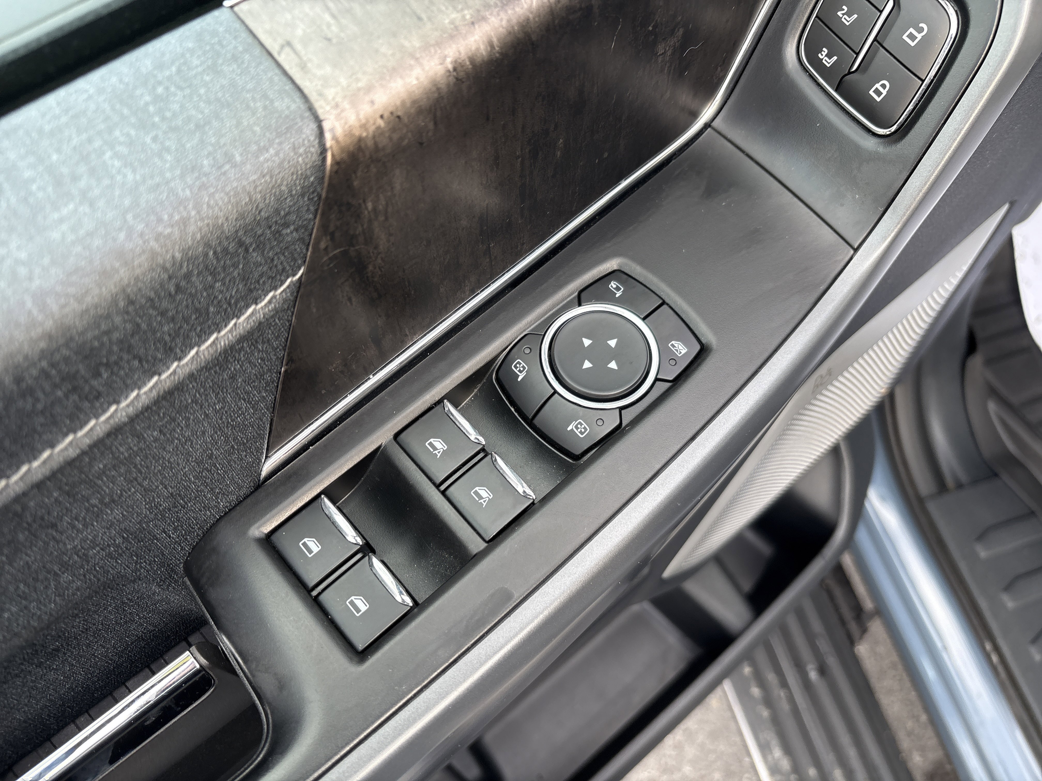 Used 2023 Ford F150 Lariat w/ Equipment Group 502A High image 16