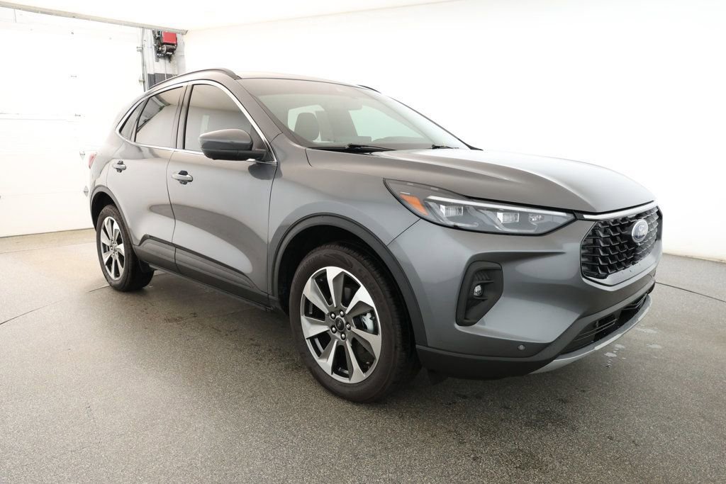Used 2024 Ford Escape Platinum image 3