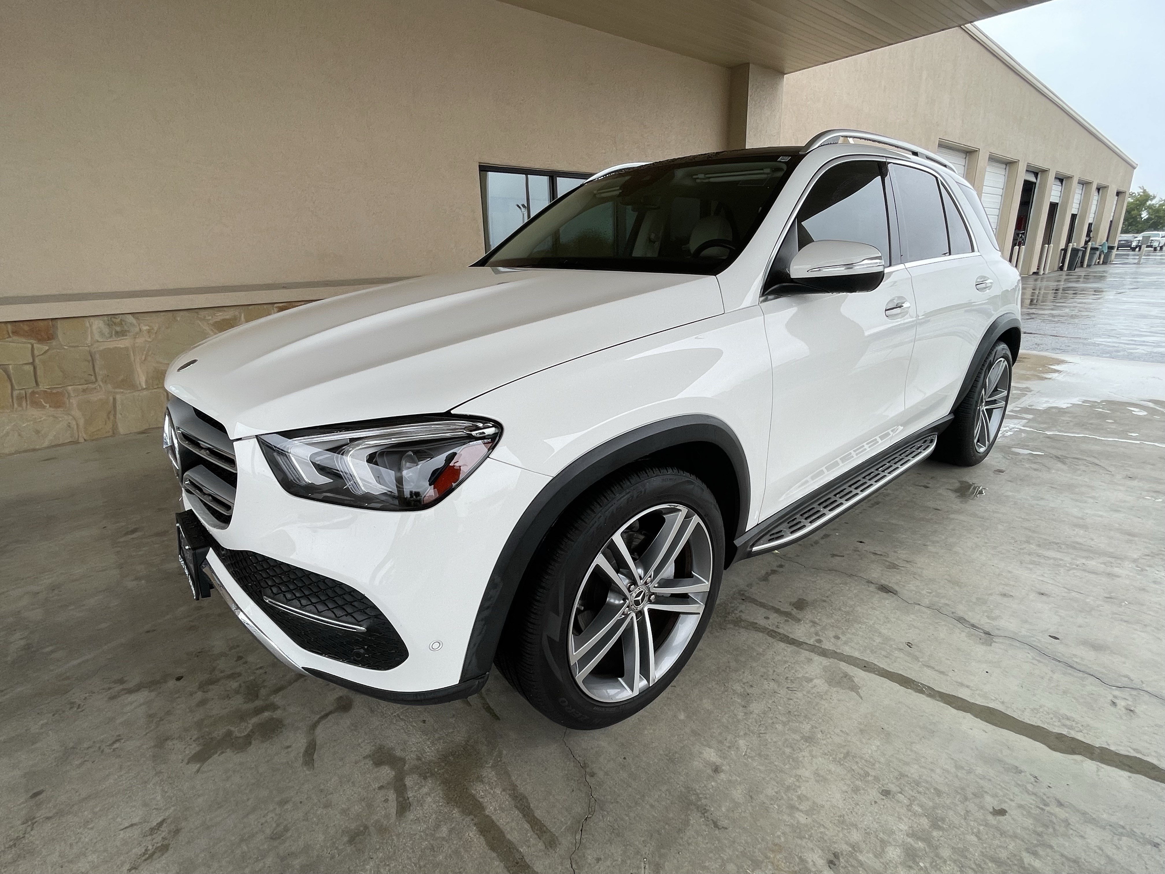 Used 2022 Mercedes-Benz GLE 350 image 3